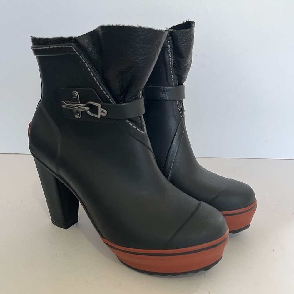 Sorel Medina Heel Boots Black Rubber Size 6